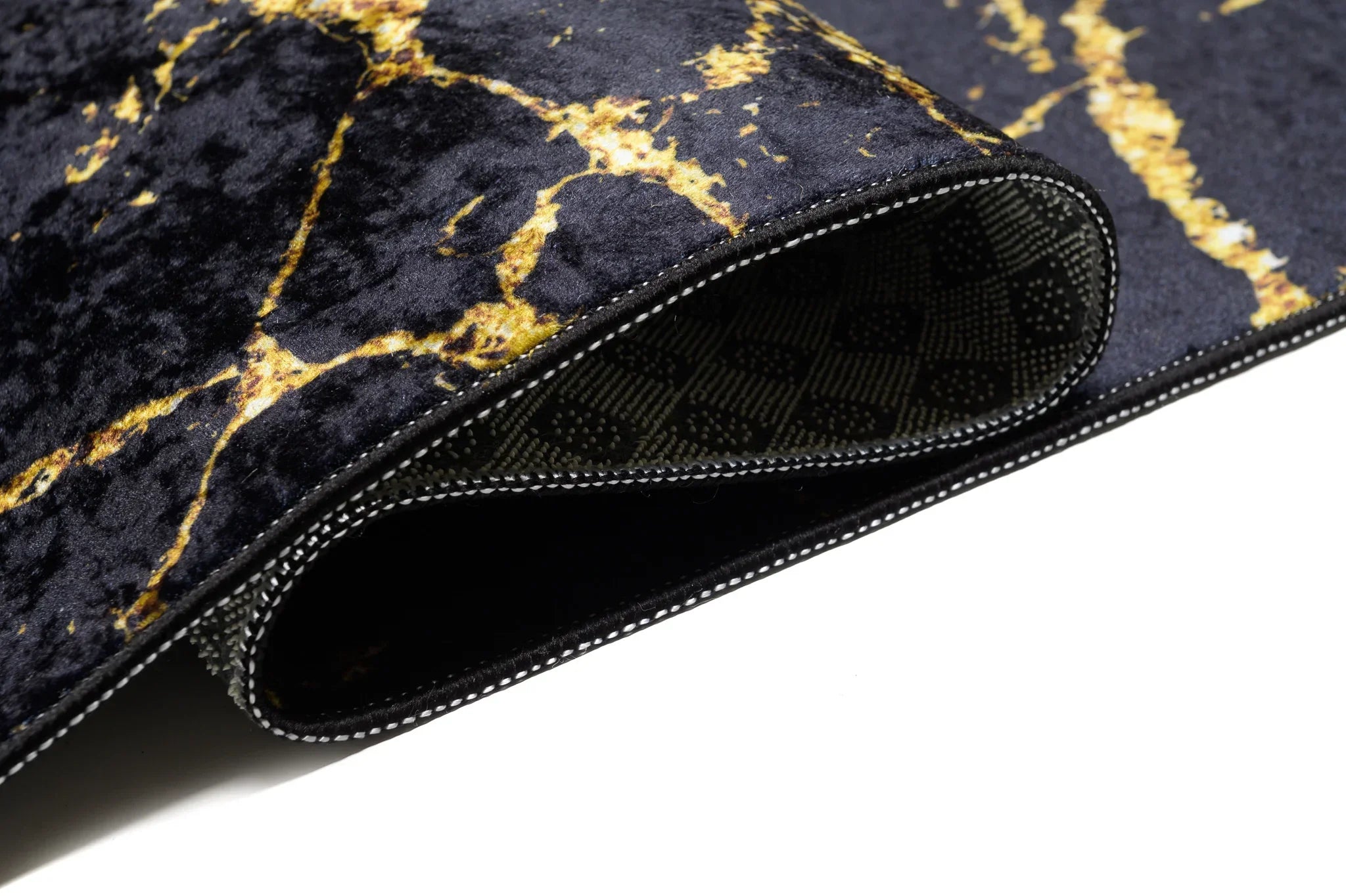Covor Antiderapant Sarah, Marble Negru/Gold, Living, Dormitor, Bucatarie