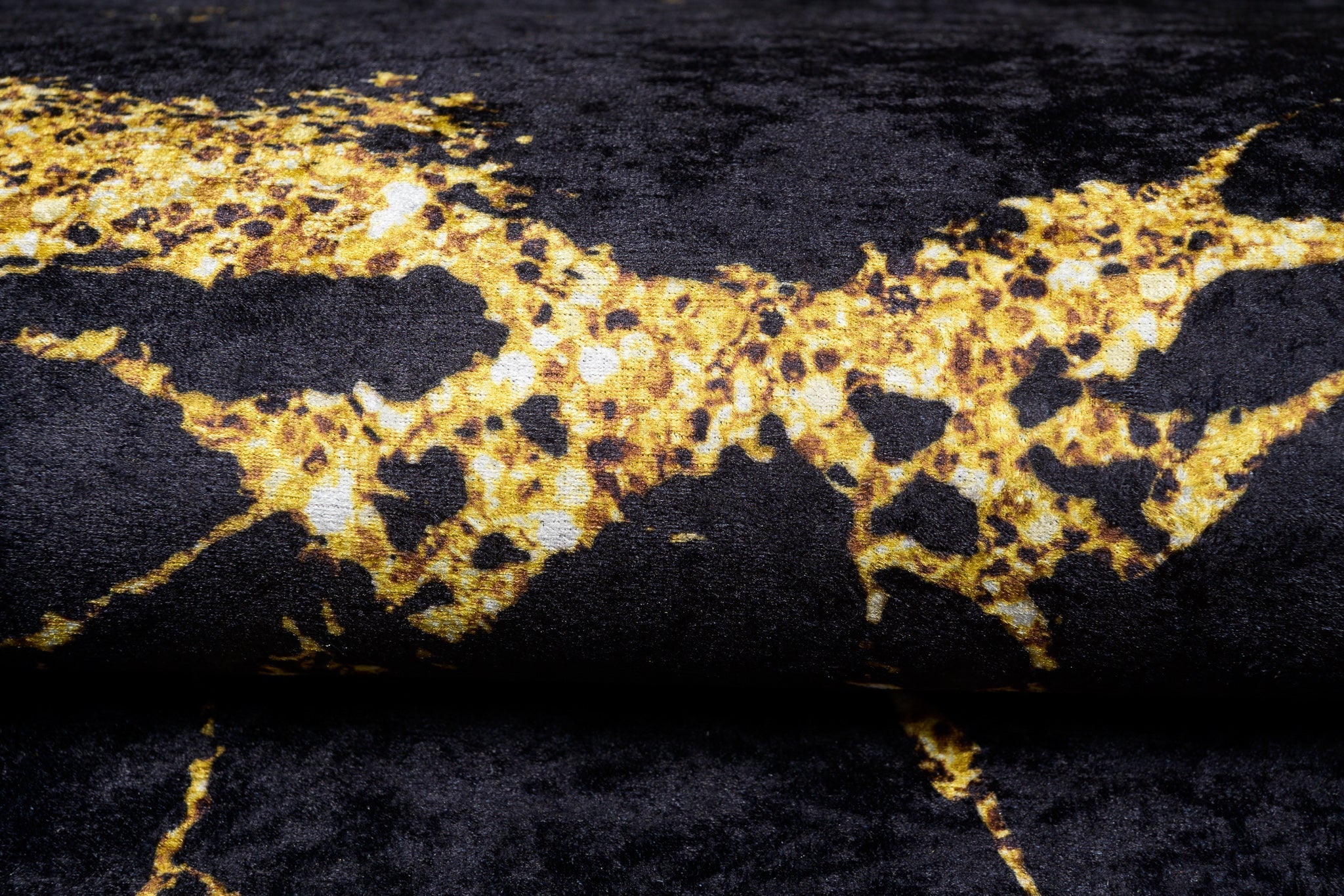 Covor Antiderapant Sarah, Marble Negru/Gold, Living, Dormitor, Bucatarie